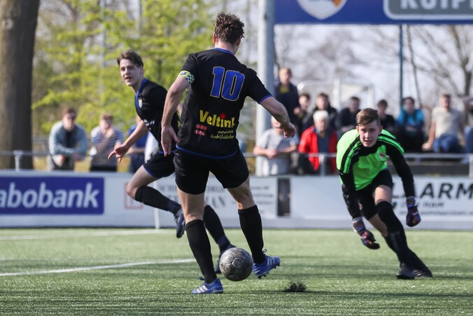 Den Ham-doelman Pekkeriet debuteert in derby in de basis: ‘Ik had wel ...