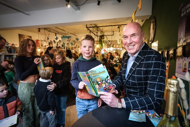 Fred Diks viert 20-jarig jubileum Koen Kampioen met zijn grootste fans ...