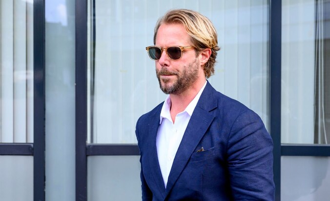 Veroordeelde acteur Thijs Römer staat weer op de planken: ‘Het is zijn ...