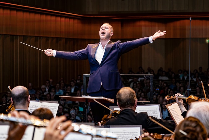Nieuwe dirigent Phion gaat voor eenheid, net als Beethoven: ‘Laten we ...