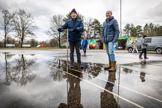 Op hoop van zegen laat IJsclub Losser schaatsbaan onder water lopen ...