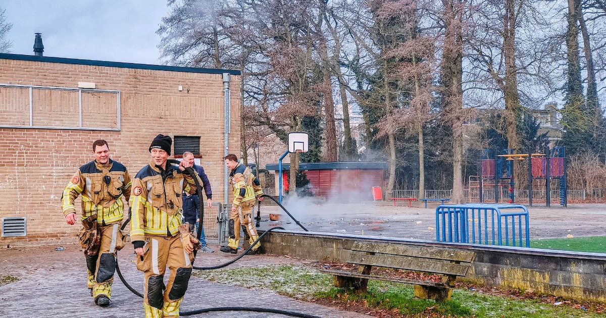 LIVE | Brandweer blust eerste vuurwerkbrand bij basisschool, brand in bijgebouw en meer nieuws over 