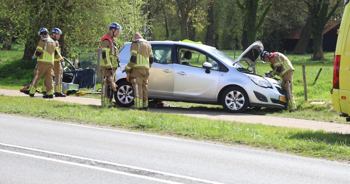 Vrouw (91) overleden bij ongeval in Geesteren, andere bestuurder zwaargewond