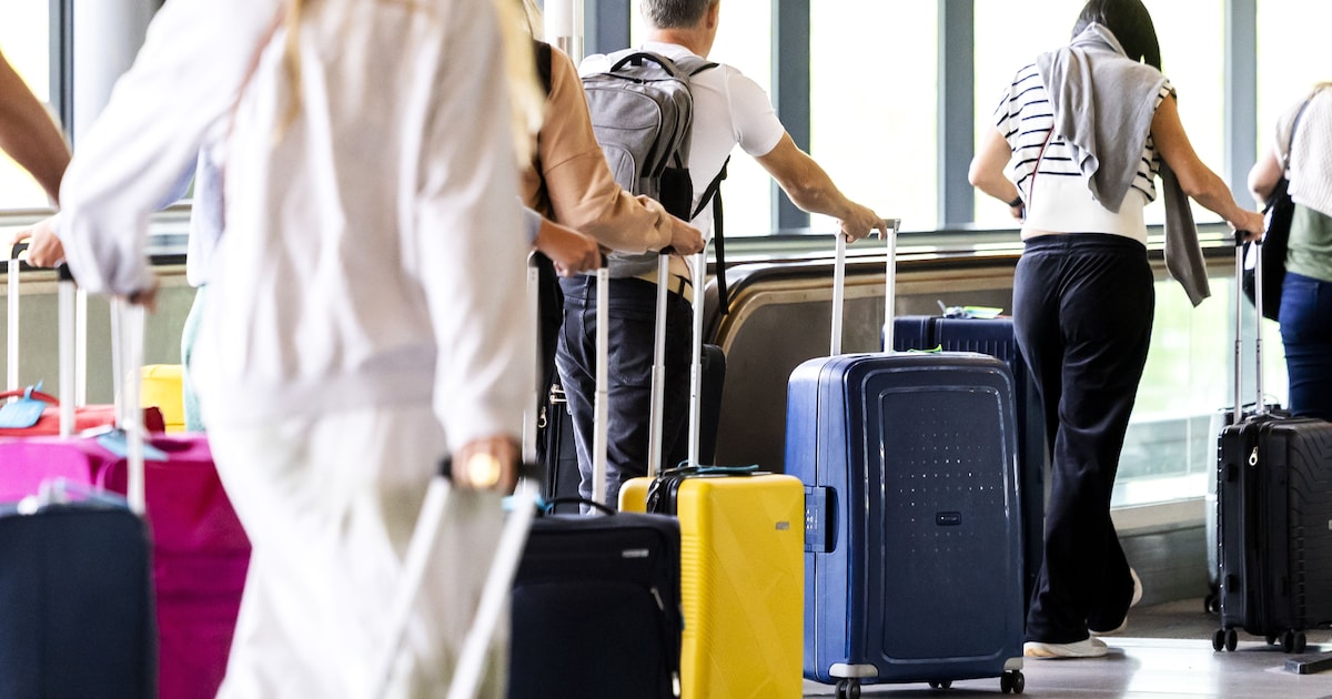 Topdrukte op Schiphol: houd het hoofd koel met deze handige tips | Foto