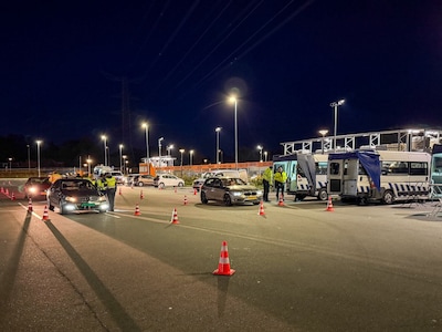 Drugsrijder en snelheidsduivel worden eruit gepikt bij grootscheepse verkeerscontrole in Enschede