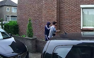 Tasje met gouden sieraden gestolen bij inbraak in Glanerbrug, politie op zoek naar twee verdachten