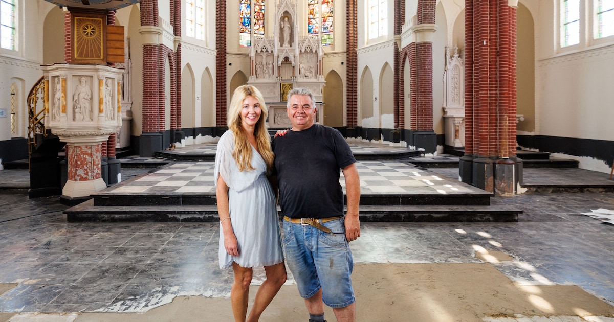 Lejan kocht een kerk: ‘De een droomt van een Ferrari, ik van een kerk’ | Foto