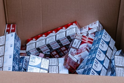 Douane vindt 680.000 illegale sigaretten bij appartement in Enschede