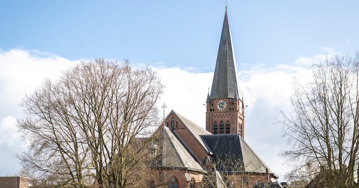 Hellendoorn herdenkt 75 jaar Molukkers in Nederland