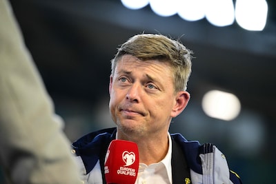 ‘Complete ramp’: Jon Dahl Tomasson verder onder vuur in Zweden na nieuwe pijnlijke nederlaag