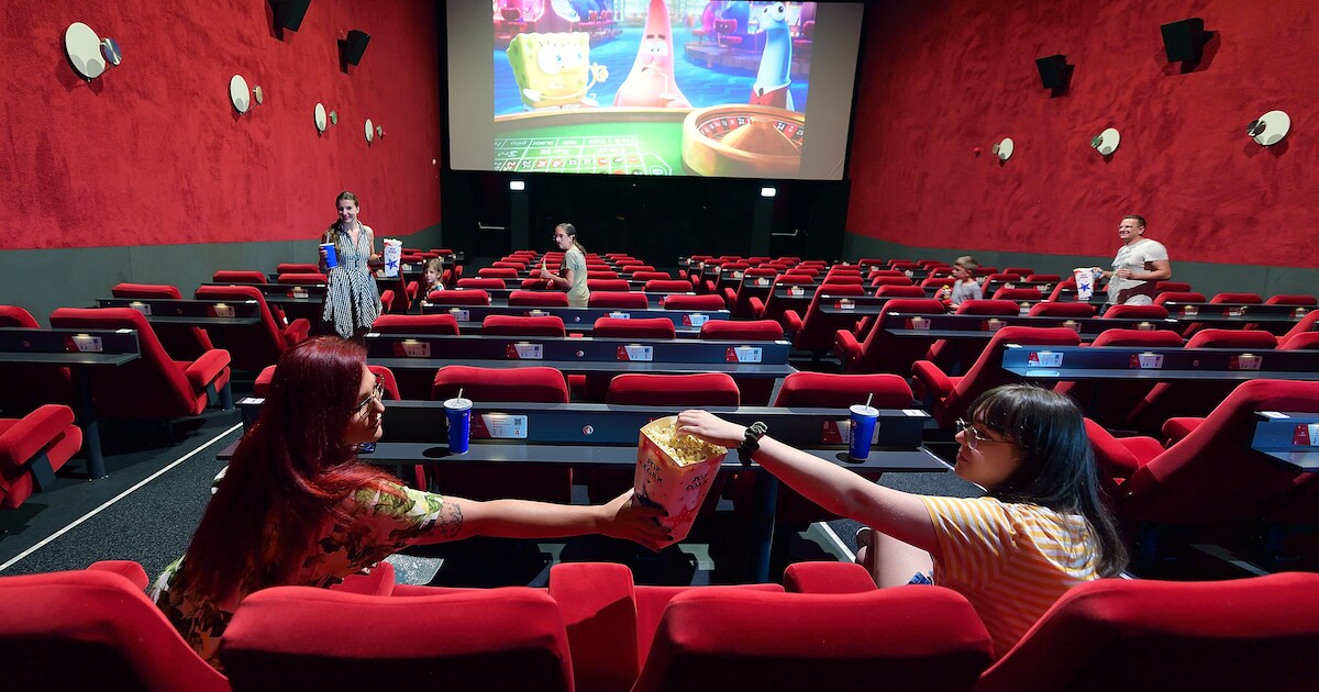 Popcorn delen op anderhalve meter en thuis plassen: zo gaat het in de ...