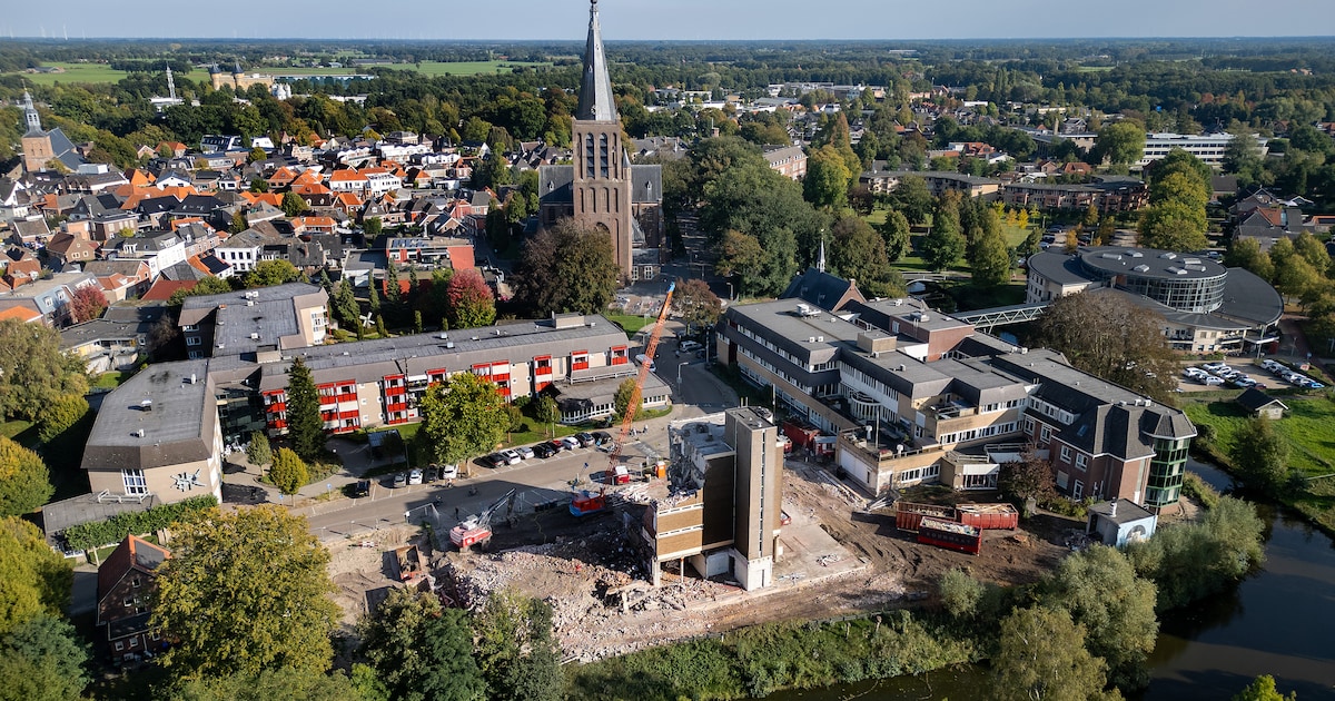 Nog maar een kwart van De Rank staat overeind: de sloop van het zorgcomplex in Groenlo vordert in ho