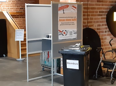 Proefstemmen in Nijverdalse bibliotheek om meer mensen naar de stembus te lokken