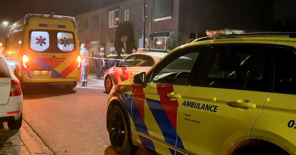 Steekincident in Enschede, persoon gewond naar het ziekenhuis