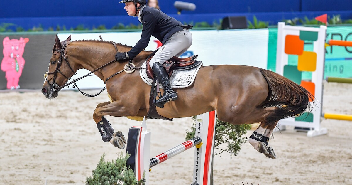 Twentse springruiter vol emoties na winnen Nederlands kampioenschap ...