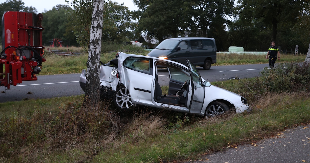 Automobilist naar ziekenhuis na eenzijdig ongeval bij Den Ham, auto total loss.