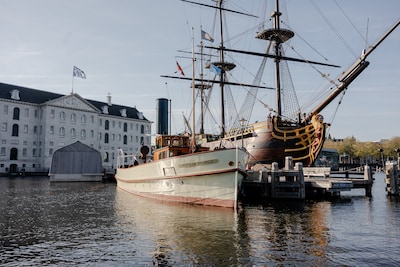 Stoomboot van de Amsterdamse Sint moet voor 3 miljoen euro worden gerestaureerd: ‘Anders eindigt hij op het droge’