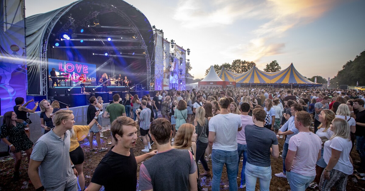 Antoon, XXL piratentent en 13.000 festivalgangers: Saasveld maakt zich op voor Dak d’r af Festival