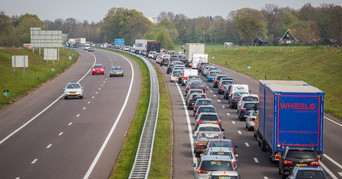 Snelweg richting Enschede dit hele weekend op slot, hou rekening met vertraging