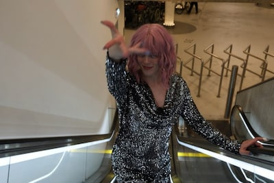 Kijktip! Almelose Wouter duikt als dragqueen Amsterdam in