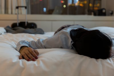 Mannen delen tips en trucs om hun bewusteloze vrouw stiekem te verkrachten: ‘Wie heeft ervaring?’