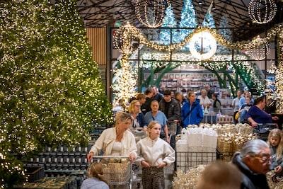 Bokbier hoort bij de kou, kerst bij december en toch staat alles nu al klaar: lekker dan