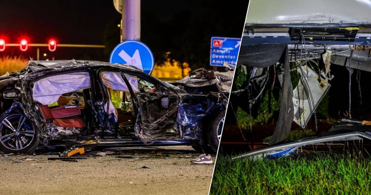 Gewonde bij botsing tussen touringcar en auto in Hengelo.