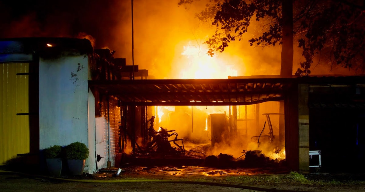 Grote brand verwoest restaurant op camping in Agelo