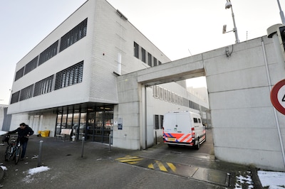 Eenmaal in het ziekenhuis blijkt Almelose gevangene snode plannen te hebben